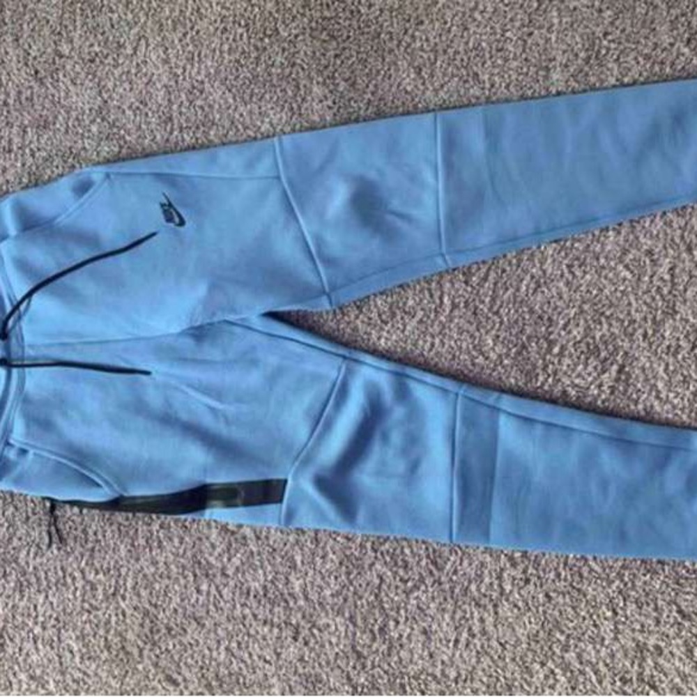 COPY - Nike blue tech fleece